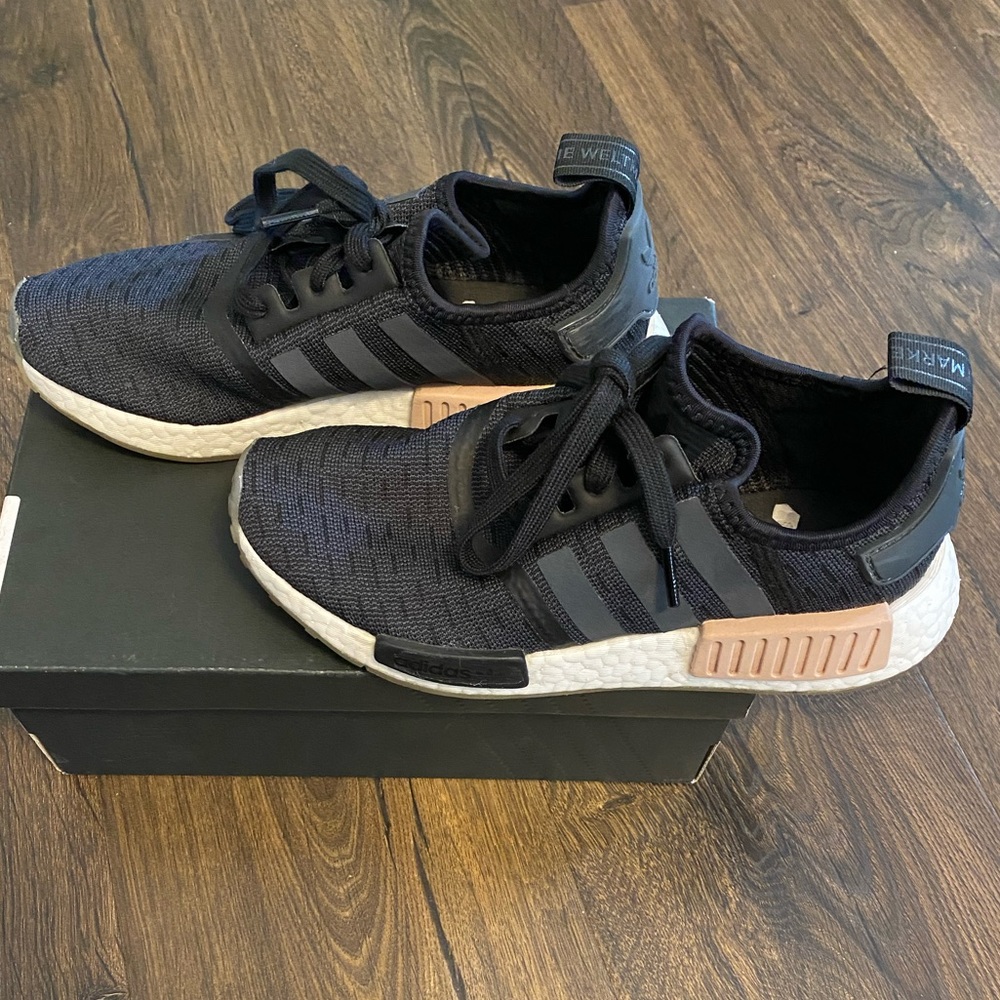 Adidas NMD_R1 ‘Black Indigo’